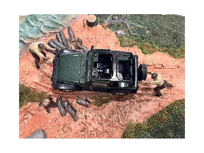 4X4 Mechanics Diecast Figure Set for 1/43 Scale Models by American Diorama - 2 Piece Set 2 4X4 Mechanics Diecast Figure Set for 1/43 Scale Models by American Diorama - 2 Piece Set - Image 2