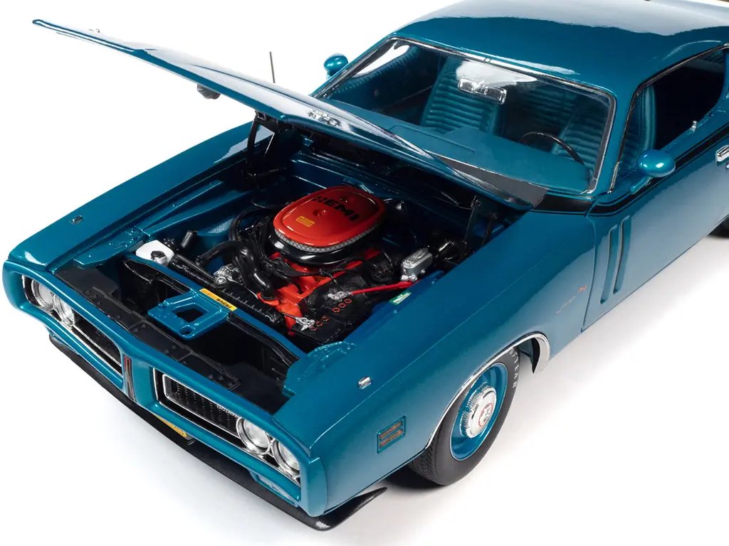1971 Dodge Charger R/T 426 Hemi Diecast Model Car 1/18 - Blue Metallic by Auto World 2 1971 Dodge Charger R/T 426 Hemi Diecast Model Car 1/18 - Blue Metallic by Auto World - Image 2