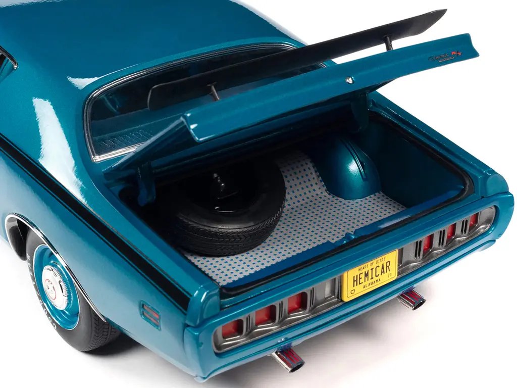 1971 Dodge Charger R/T 426 Hemi Diecast Model Car 1/18 - Blue Metallic by Auto World 3 1971 Dodge Charger R/T 426 Hemi Diecast Model Car 1/18 - Blue Metallic by Auto World - Image 3