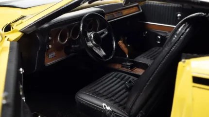 1971 Dodge Charger Super Bee Diecast Model - Top Banana Yellow 1/18 by Auto World