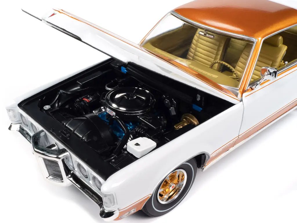 1969 Pontiac Royal Bobcat Grand Prix Model J 1/18 Diecast by Auto World - American Muscle Collectible 3 1969 Pontiac Royal Bobcat Grand Prix Model J 1/18 Diecast by Auto World - American Muscle Collectible - Image 3