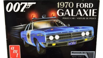 Build the Iconic 1970 Ford Galaxie Police Car from James Bond's 'Diamonds Are Forever' - 1/25 Scale Model Kit by AMT
