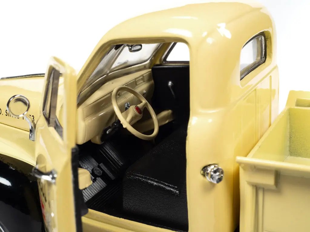 1947 Studebaker Pickup Truck Coors Pilsner 1/24 Diecast Model by Auto World – Cream & Black Collectible