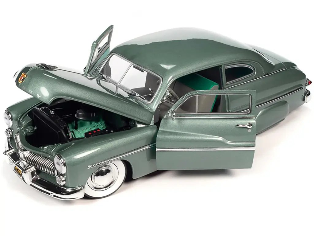 1949 Mercury Eight Coupe Diecast Model 1/18 – Berwick Green Metallic by Auto World