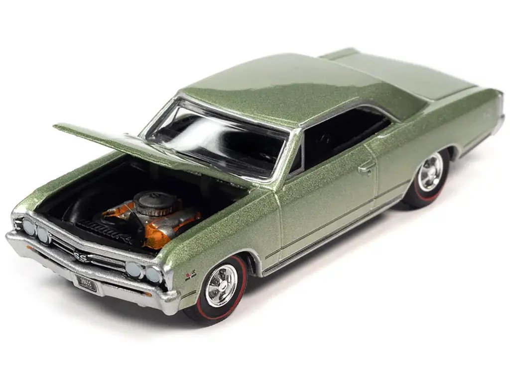 1967 Chevrolet Chevelle SS 396 Diecast Model – Limited Edition Vintage Muscle Car by Auto World