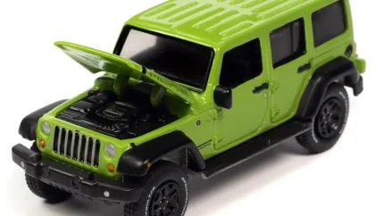 2013 Jeep Wrangler Unlimited Moab Edition Gecko Green 1/64 Diecast Model by Auto World