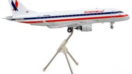 Gemini 200 Embraer ERJ-170 American Eagle 1/200 Diecast Model Airplane