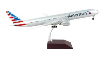 GeminiJets 1/200 Diecast Model: American Airlines Boeing 777-300ER Silver
