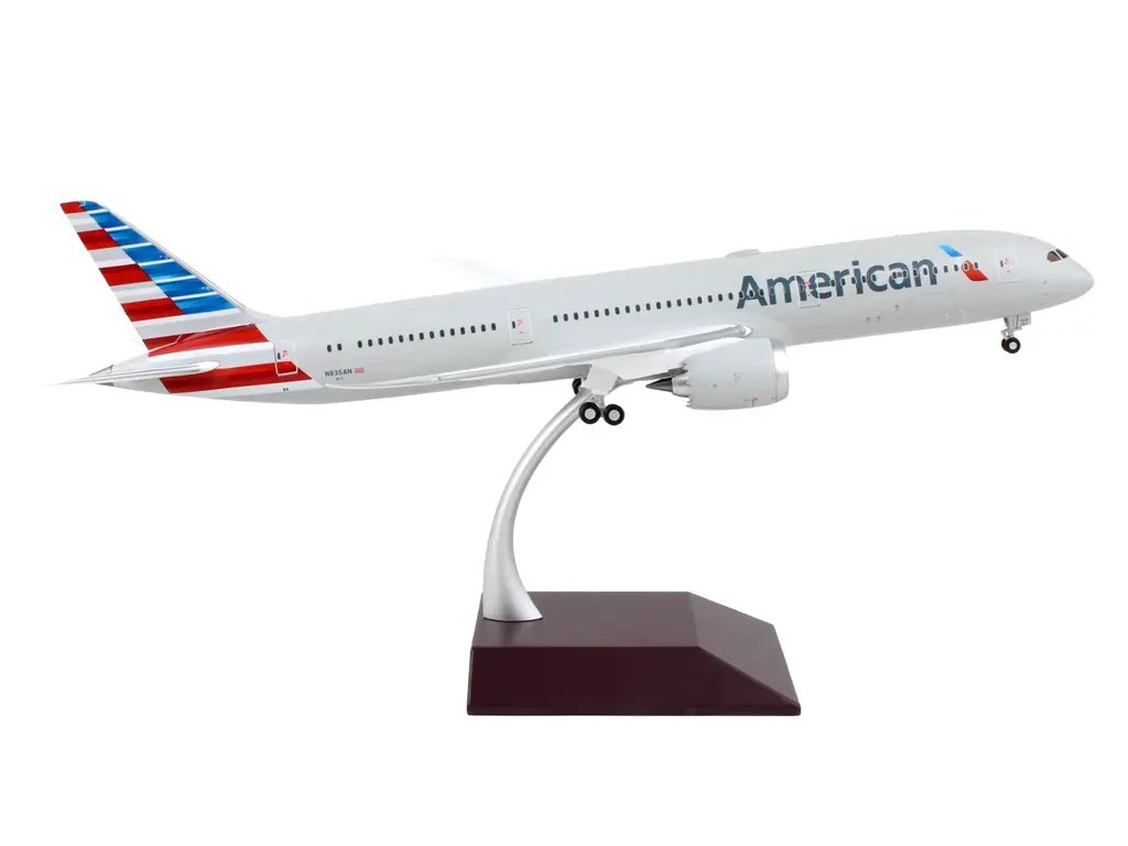 GeminiJets 1/200 Diecast Model: American Airlines Boeing 787-9 Silver