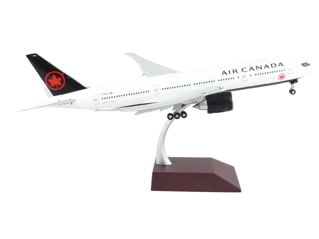 GeminiJets 1/200 Diecast Model: Air Canada Boeing 777-200LR with Flaps Down