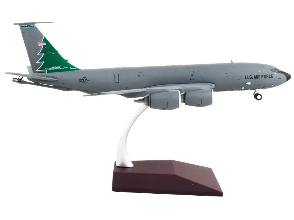 Gemini 200 Boeing KC-135R Stratotanker Diecast Model – Maine Air National Guard USAF