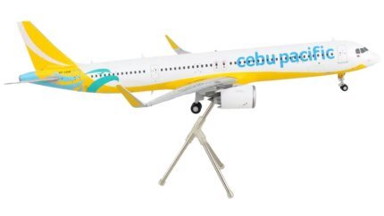 GeminiJets 1/200 Diecast Model: Cebu Pacific Airbus A321neo - White & Yellow