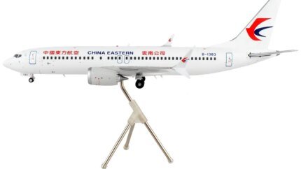 GeminiJets 1/200 Diecast Model: China Eastern Airlines Boeing 737 MAX 8