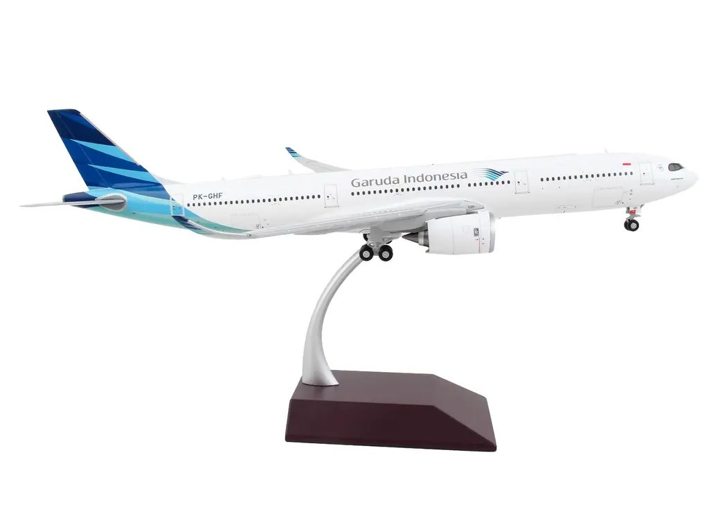 GeminiJets 1/200 Diecast Model: Airbus A330-900 Garuda Indonesia – White with Blue Tail