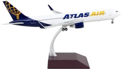 GeminiJets 1/200 Diecast Boeing 767-300ER Atlas Air Model - White & Blue Tail