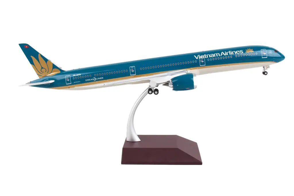 GeminiJets 1/200 Vietnam Airlines Boeing 787-10 Diecast Model with Tail Graphics
