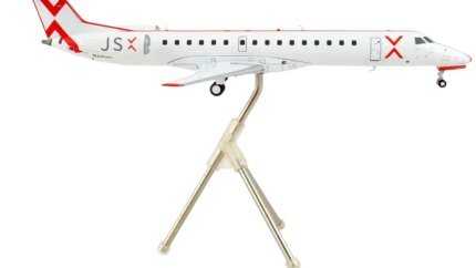 GeminiJets 1/200 Diecast Model: Embraer ERJ-145 JetSuiteX White with Red Stripes