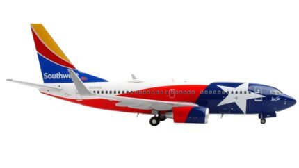 GeminiJets 1/200 Diecast Model: Southwest Airlines Boeing 737-700 Texas Flag Livery