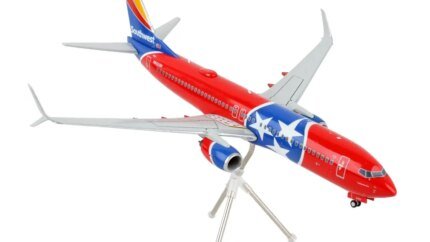 GeminiJets 1/200 Diecast Model: Southwest Airlines Boeing 737-800 Tennessee Flag Livery