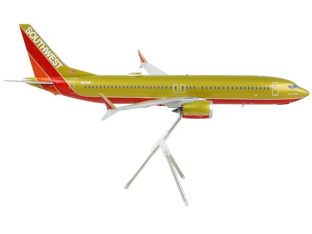 GeminiJets 1/200 Diecast Model: Southwest Airlines Boeing 737 MAX 8 Gold & Red