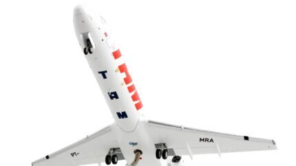 GeminiJets 1/200 Diecast Fokker F100 TAM Linhas Aereas Model Airplane