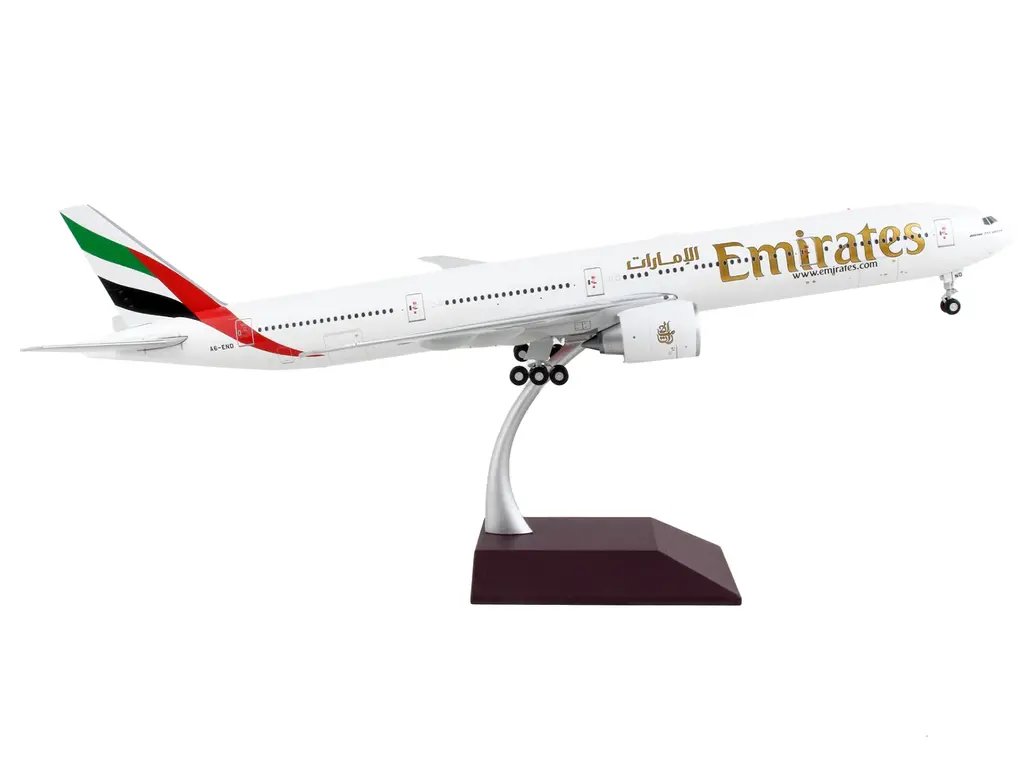 GeminiJets 1/200 Diecast Model: Emirates Airlines Boeing 777-300ER with Striped Tail