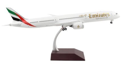 GeminiJets 1/200 Emirates Boeing 787-10 Diecast Model Airplane - Gemini 200 Series