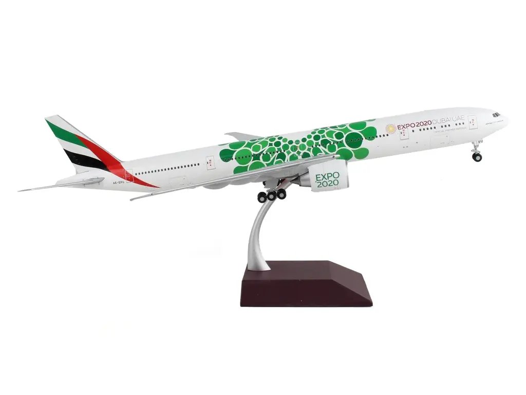 GeminiJets 1/200 Diecast Boeing 777-300ER Emirates Dubai Expo 2020 Model