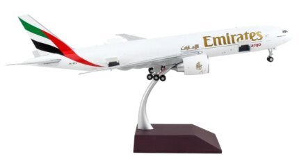 GeminiJets 1/200 Diecast Boeing 777F Emirates SkyCargo Model - Interactive Series