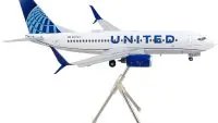 GeminiJets 1/200 Diecast Model: United Airlines Boeing 737-700 with Flaps Down