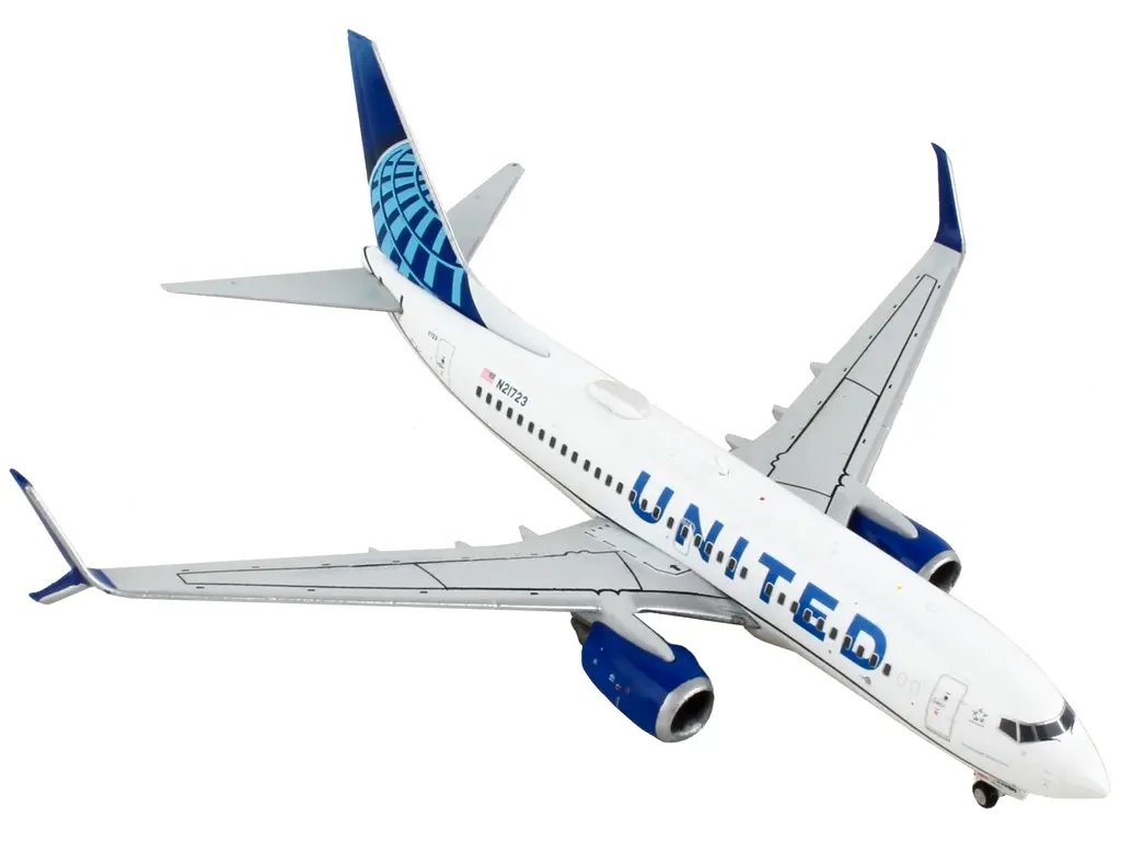 GeminiJets 1/400 United Airlines Boeing 737-700 Diecast Model Airplane – White & Blue