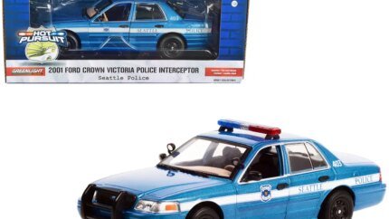 2001 Ford Crown Victoria Police Interceptor Diecast Model - Seattle Police Hot Pursuit 1/24 by Greenlight