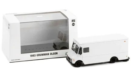 1993 Grumman Olson Van 1/43 Diecast Model by Greenlight - Collectible White Replica