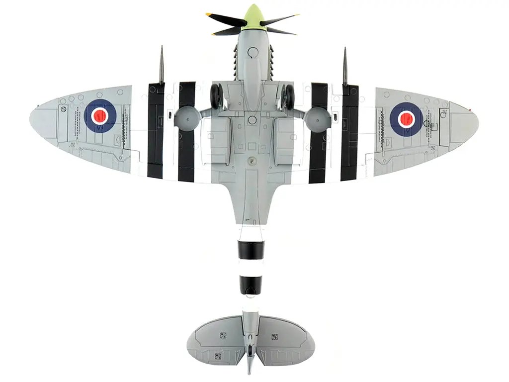 Supermarine Spitfire Mk.Ixe 1/48 Diecast Model - F/O Johnnie Houlton 485 Squadron by Hobby Master 3 Supermarine Spitfire Mk.Ixe 1/48 Diecast Model - F/O Johnnie Houlton 485 Squadron by Hobby Master - Image 3