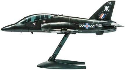 Build & Display: Airfix Quickbuild BAE Hawk Painted Model Airplane Kit