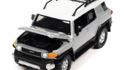 Limited Edition 2007 Toyota FJ Cruiser Diecast Model - Classic Gold Collection by Johnny Lightning