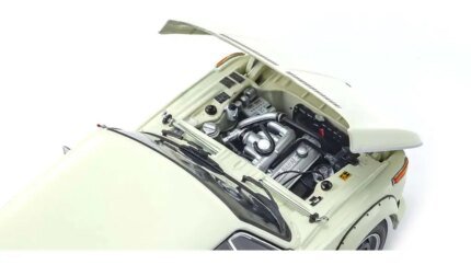 Kyosho BMW 2002 Turbo 1/18 Diecast Model Car - White with Red Detailing