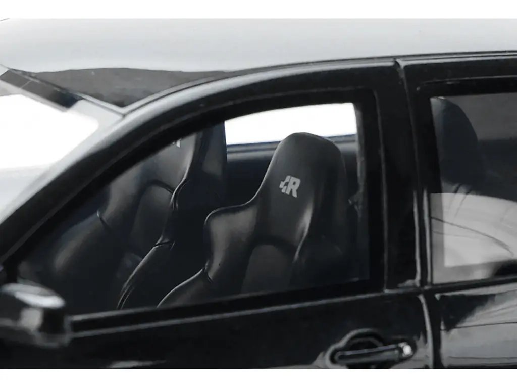 Limited Edition 1/18 2003 Volkswagen Golf IV R32 Black Magic Nacre Model by Otto Mobile