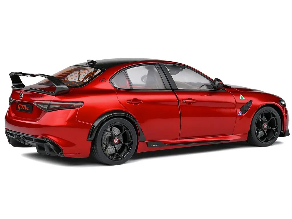 2021 Alfa Romeo Giulia GTA M 1/18 Diecast Model – Rosso Tristrato Red by Solido