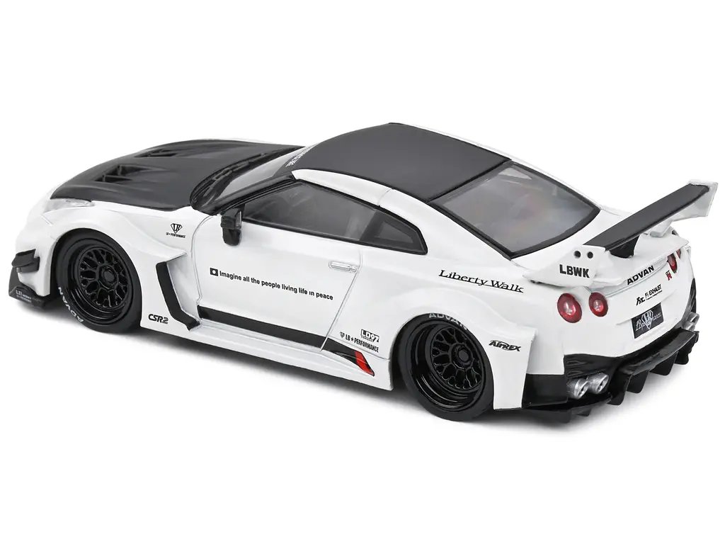 2020 Nissan GTR R35 LBWK RHD White Diecast Model 1/43 by Solido 2 2020 Nissan GTR R35 LBWK RHD White Diecast Model 1/43 by Solido - Image 2