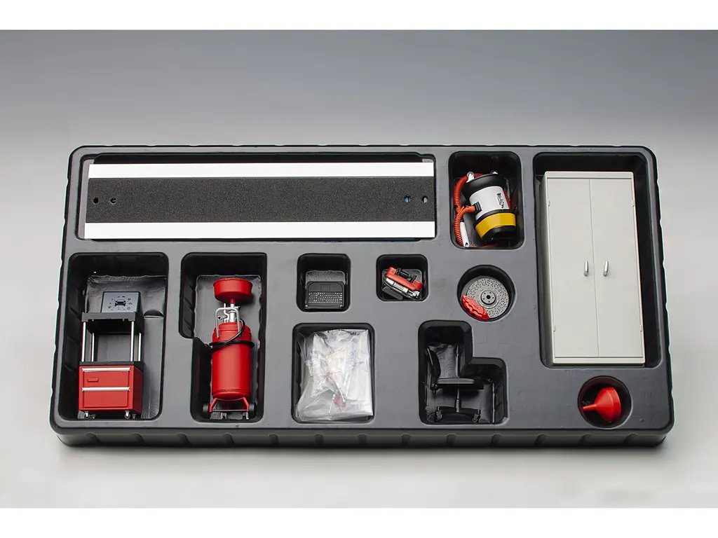 Autoart 1/18 Scale Garage Kit Set V2: Enhance Your Model Collection 2 Autoart 1/18 Scale Garage Kit Set V2: Enhance Your Model Collection - Image 2