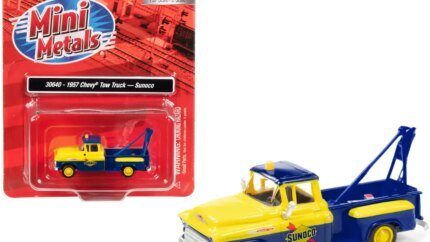 1957 Chevrolet Stepside Tow Truck Sunoco Blue & Yellow 1/87 Scale Model by Classic Metal Works