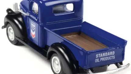 Vintage 1941-1946 Chevrolet Pickup Truck 1/87 Scale Model - Blue & Black Standard Oil by Classic Metal Works