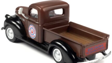 Vintage 1941-1946 Chevrolet Pickup Truck Model 1/87 HO Scale - Red Crown Gasoline Edition