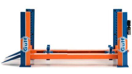 Adjustable Gulf Oil #2 Four Post Lift for 1/18 Scale Diecast Cars by Greenlight - Blue & Orange