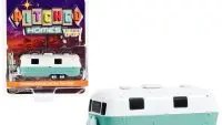 1971 Airstream Land Yacht Safari Diecast Model 1/64 by Greenlight - Hitched Homes Series 13