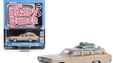 1969 Plymouth Satellite Wagon Diecast - Gold Metallic 'Brady Bunch' Edition by Greenlight