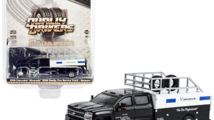 2018 Chevrolet Silverado 3500 Dually Tire Service Truck Diecast Model 1/64 by Greenlight